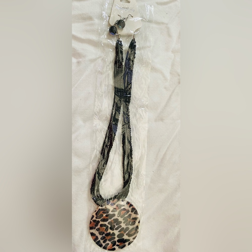 Leopard Seashell Animal Print Necklace and Earring Set